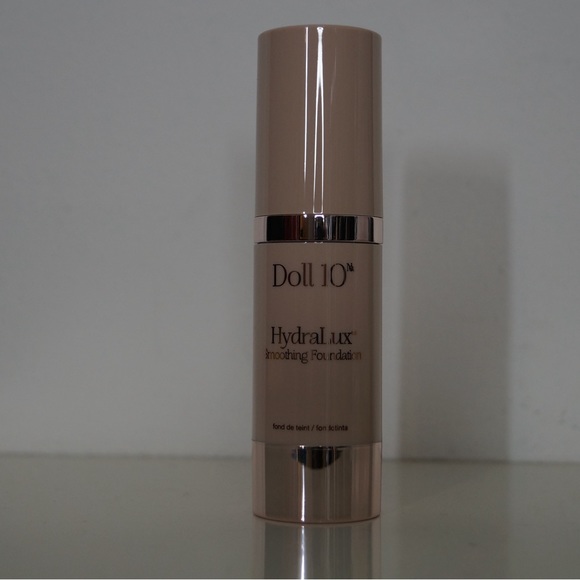Doll 10 HydraLux Foundation Light/ Medium - Picture 2 of 5